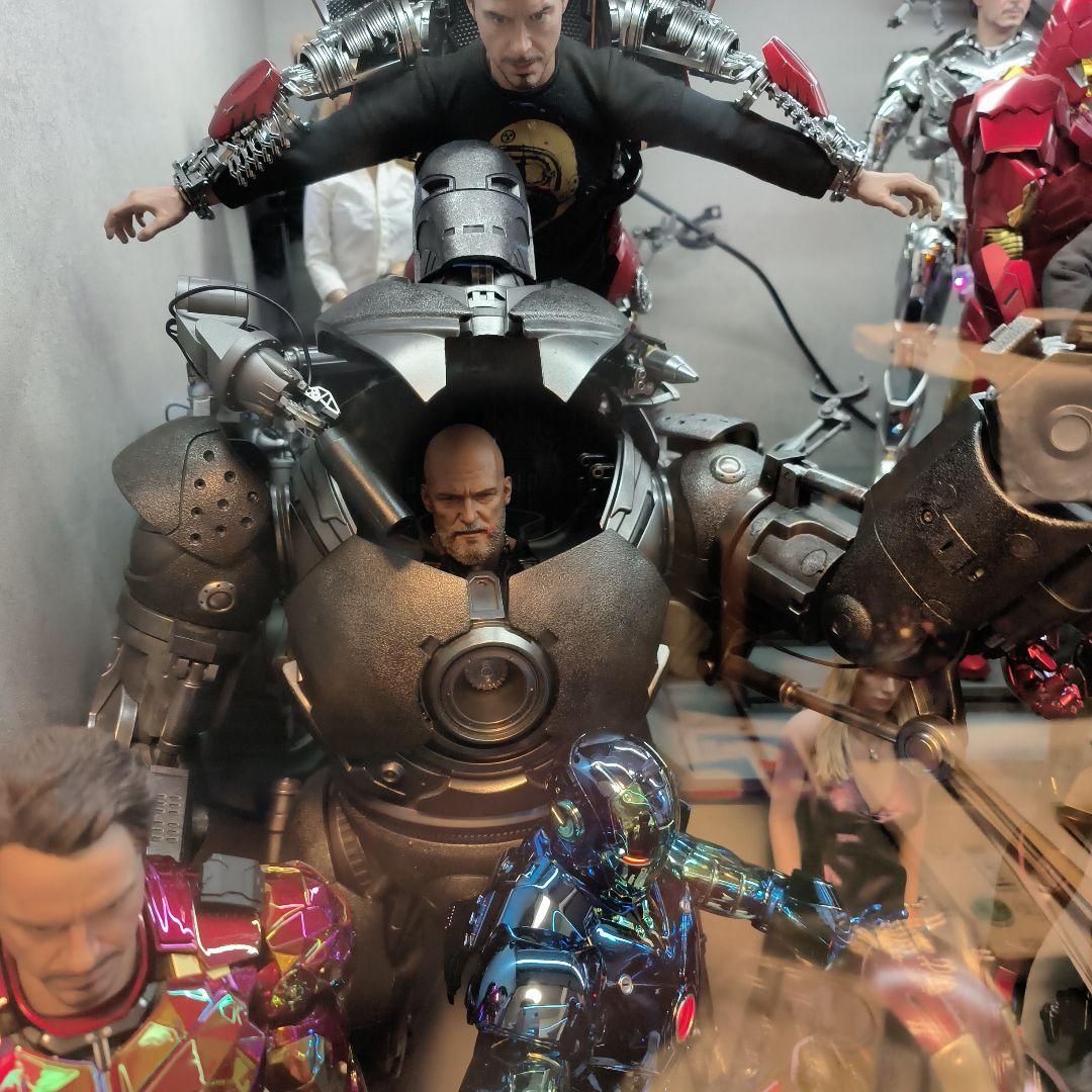 hottoys 『アイアンマン』１／６スケールフィギュア アイアンモンガーカ