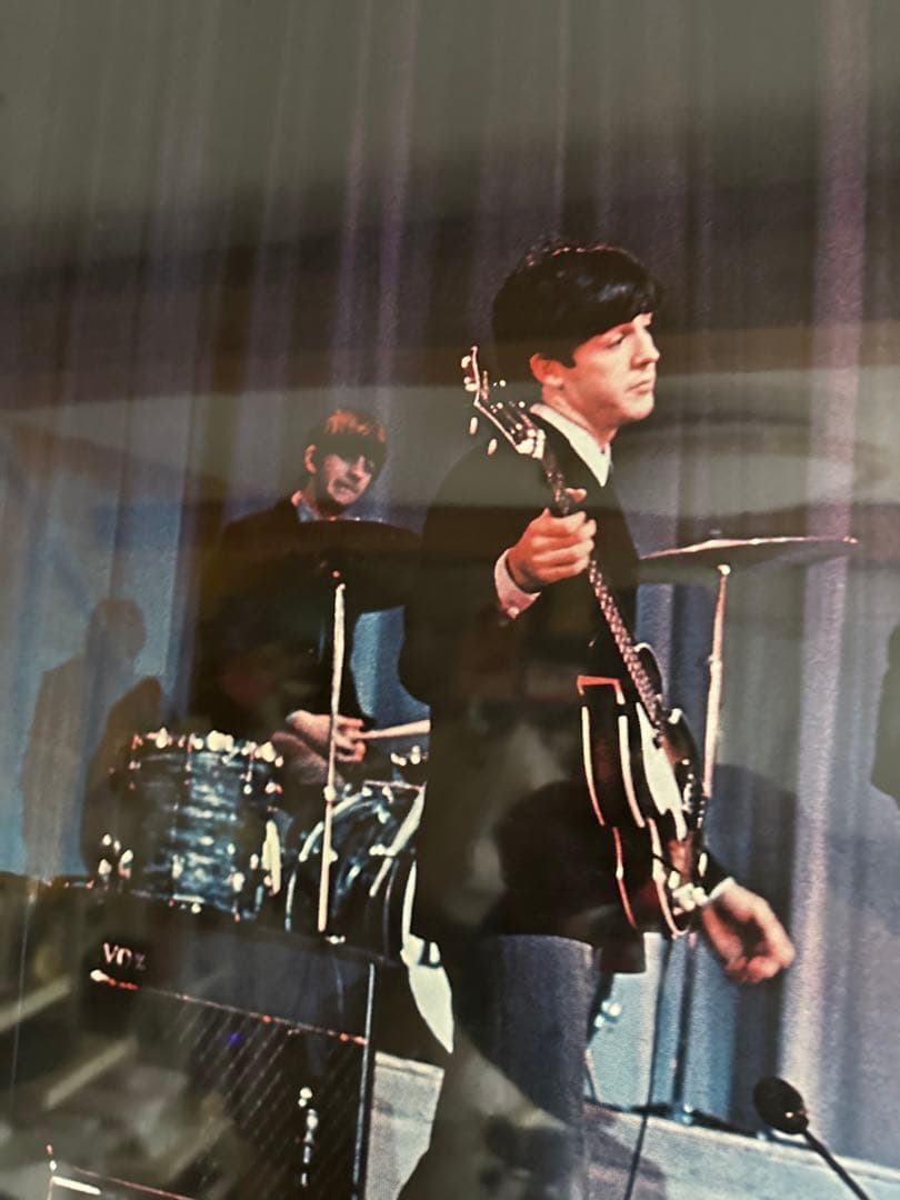 ビートルズ ライブパフォーマンス 写真