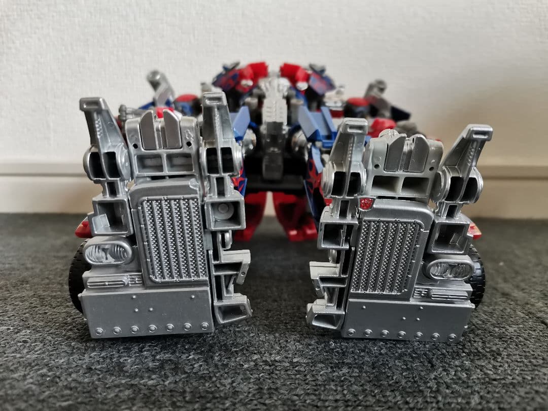 トランスフォーマー　オプティマスプライム　MB-11 10th アニバーサリー