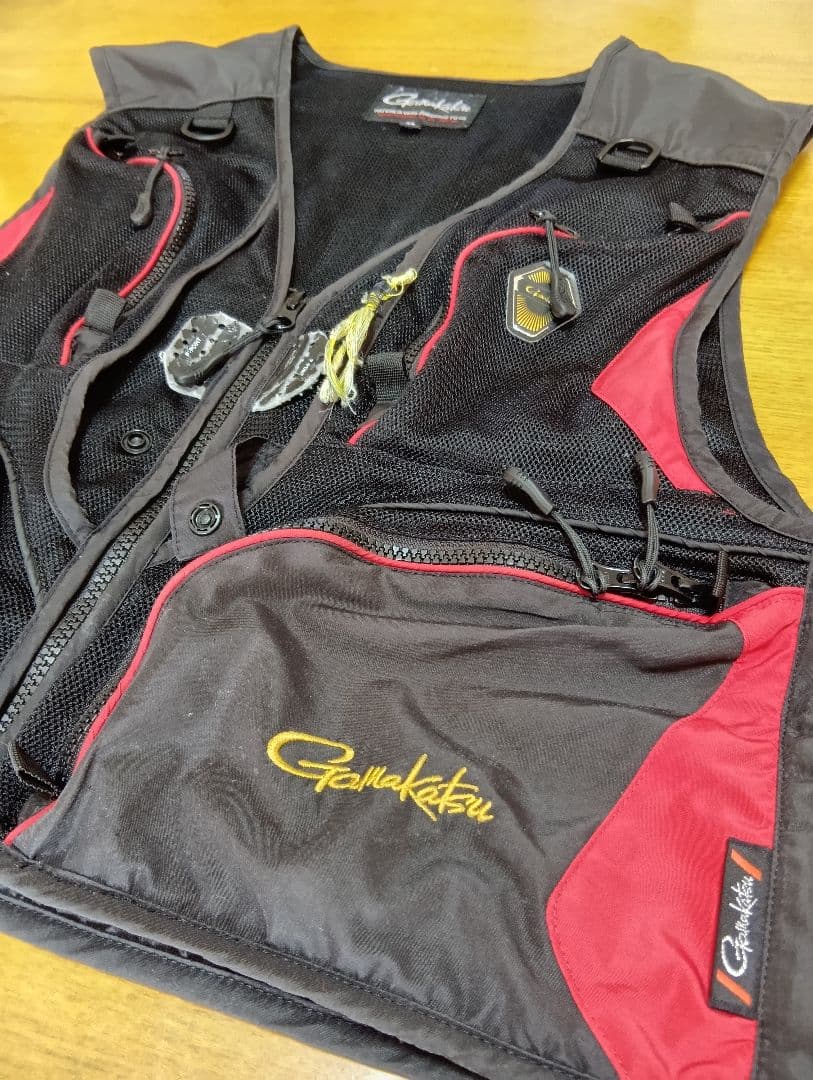 がまかつ　Gamakatsu フィッシングベスト 全シーズン型 鍵落下防止対策