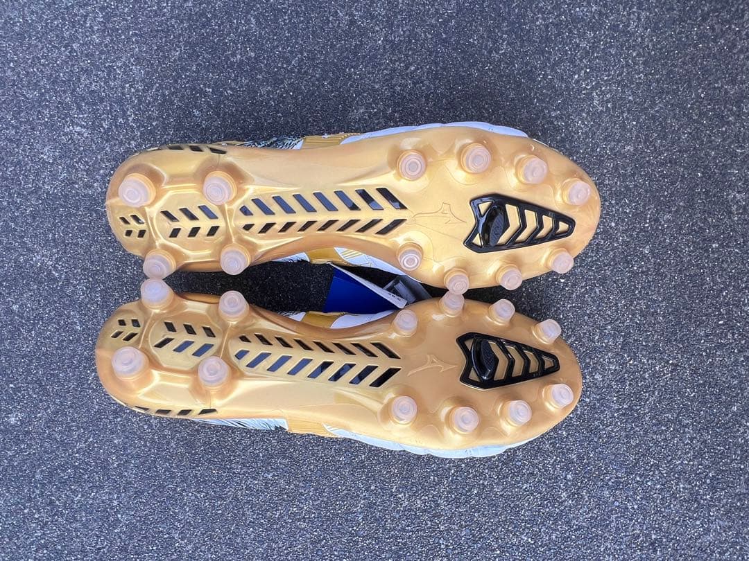 Mizuno モレリアネオ3 セルヒオ・ラモスモデル