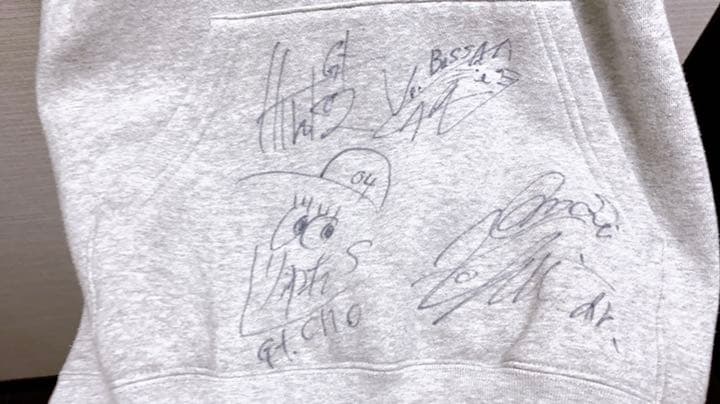 04LimitedSazabys サイン入りパーカー