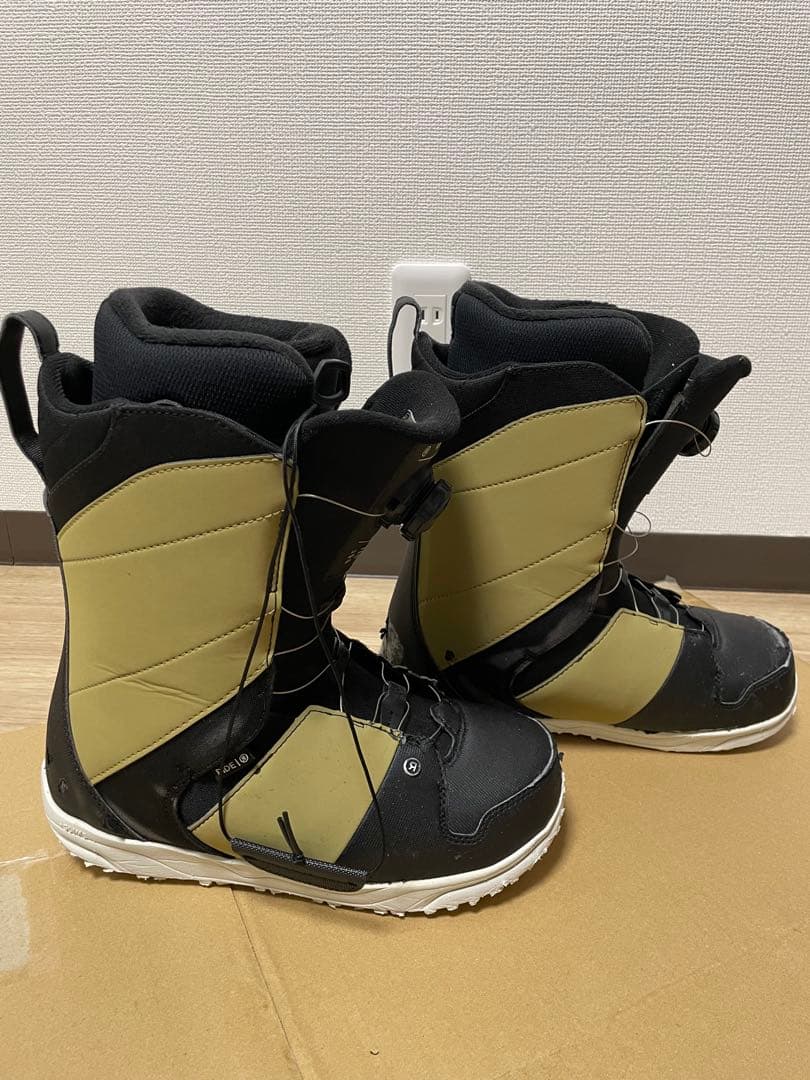 アンセム スノーボードブーツ ブラック/オリーブ