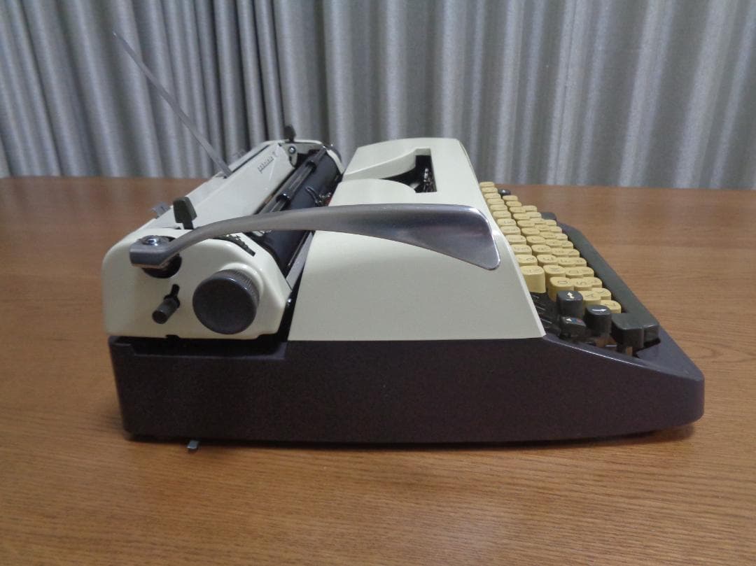 完動品　TRIUMPH gabriele 10 トライアンフタイプライター