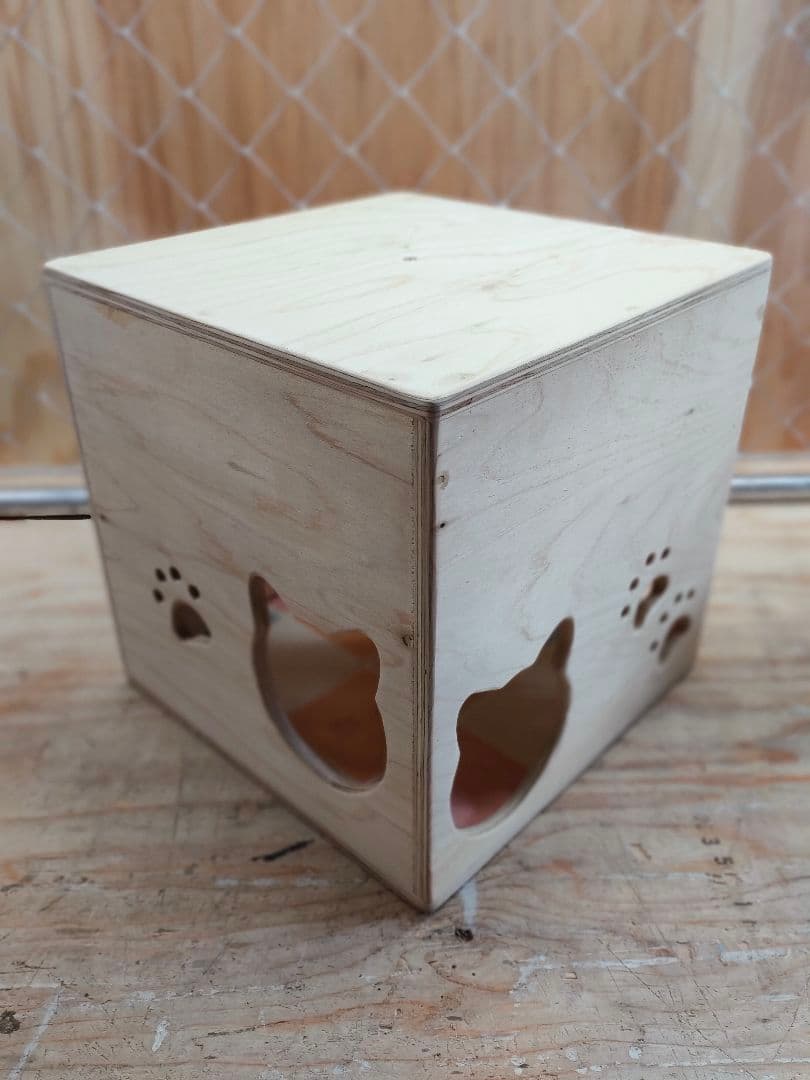 猫ちゃんの秘密基地　No,3　　猫ハウス