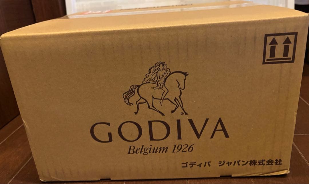 新品 ゴディバ アリスバレンタインコレクションスペシャルセットカップ&ソーサー付