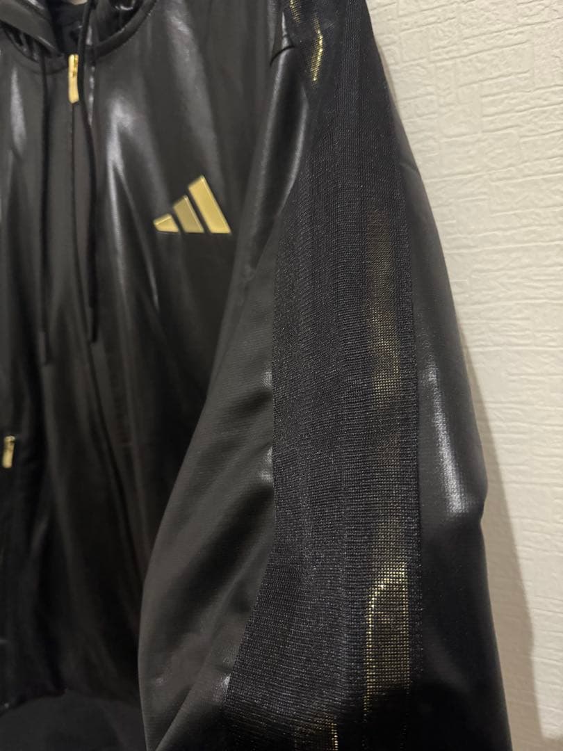 adidas フード付き コーティング ジャケット ジャージ ブラック