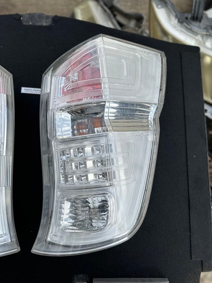 ホンダ　ステップワゴン　テールランプ　右左セット