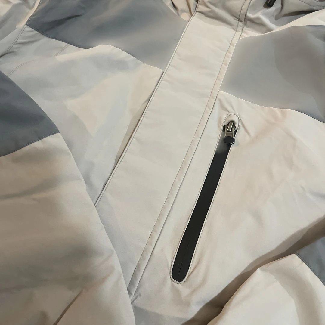 美品スノーボードジャケットとパンツセット