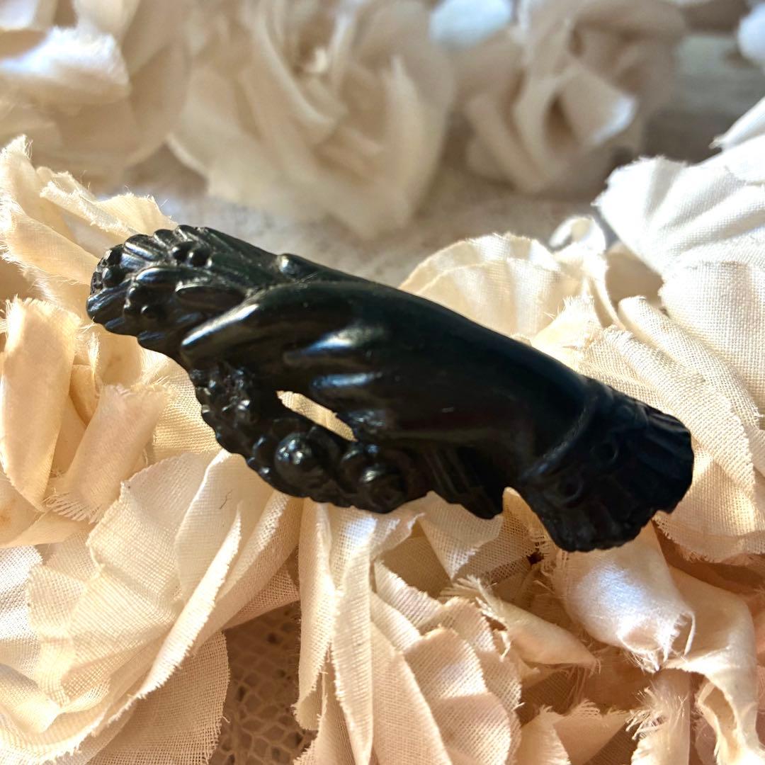 ボーカナイト　ローズ&ハンドモチーフブローチ　手とバラ薔薇　フランスアンティーク