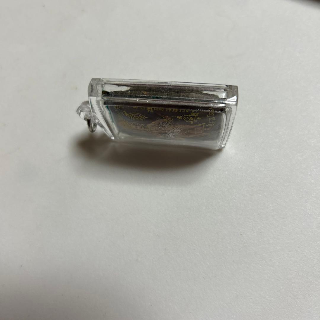 タイ　お守り　プラクルアン