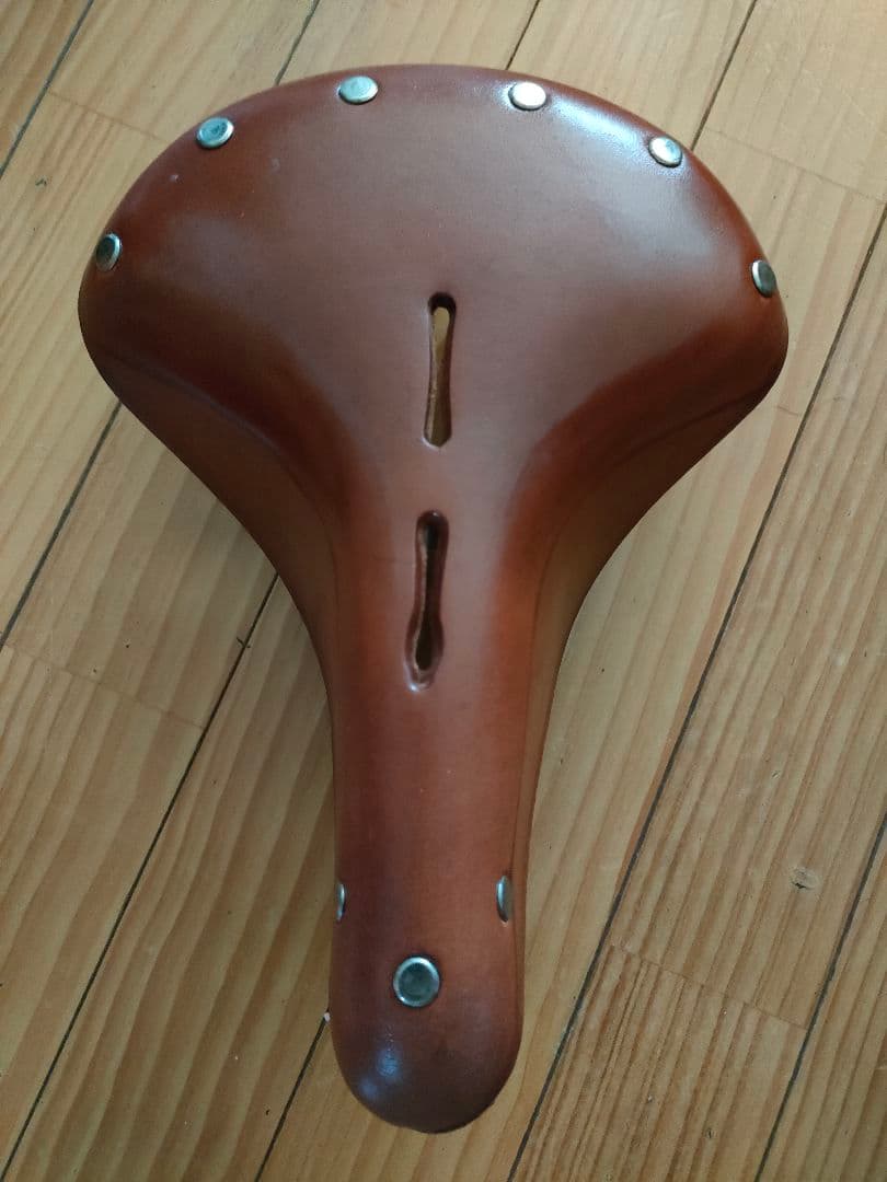 ブラウンレザーサドル スプリング付き