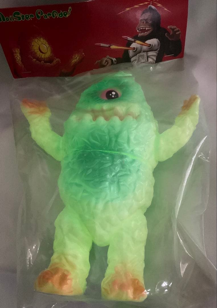 ゾルメン ズドン グロー 蓄光 新品　ソフビ　ZUDON GID ZOLLMEN