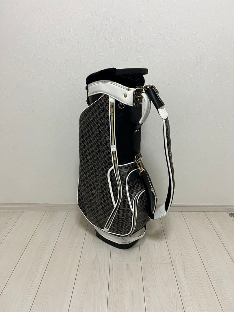 【本日だけ大幅値引き】レザレクション　パーヴォー　NO.3 キャディバッグ美品