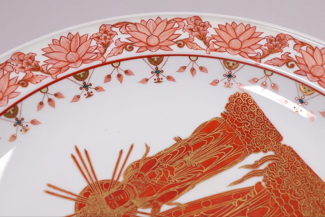 九谷焼 吉光隆広(芳隆) 赤絵細描 阿弥陀三尊立像 大皿 瓔珞紋【MA886】