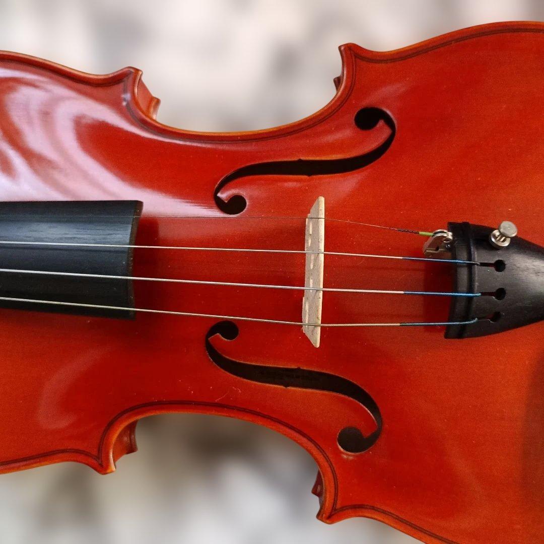 (未使用)オレンジ色の木製バイオリン(SUZUKI製)