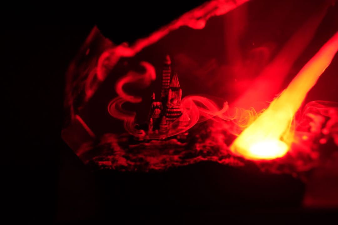 【在庫処分】ドラゴンの息吹 炎の城 レジンランプ 中世ファンタジー 騎士 冒険