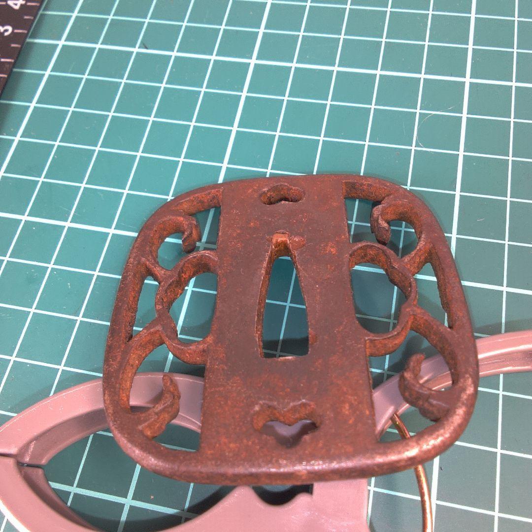 小物１ 鉄製 鍔(つば) 複雑な模様