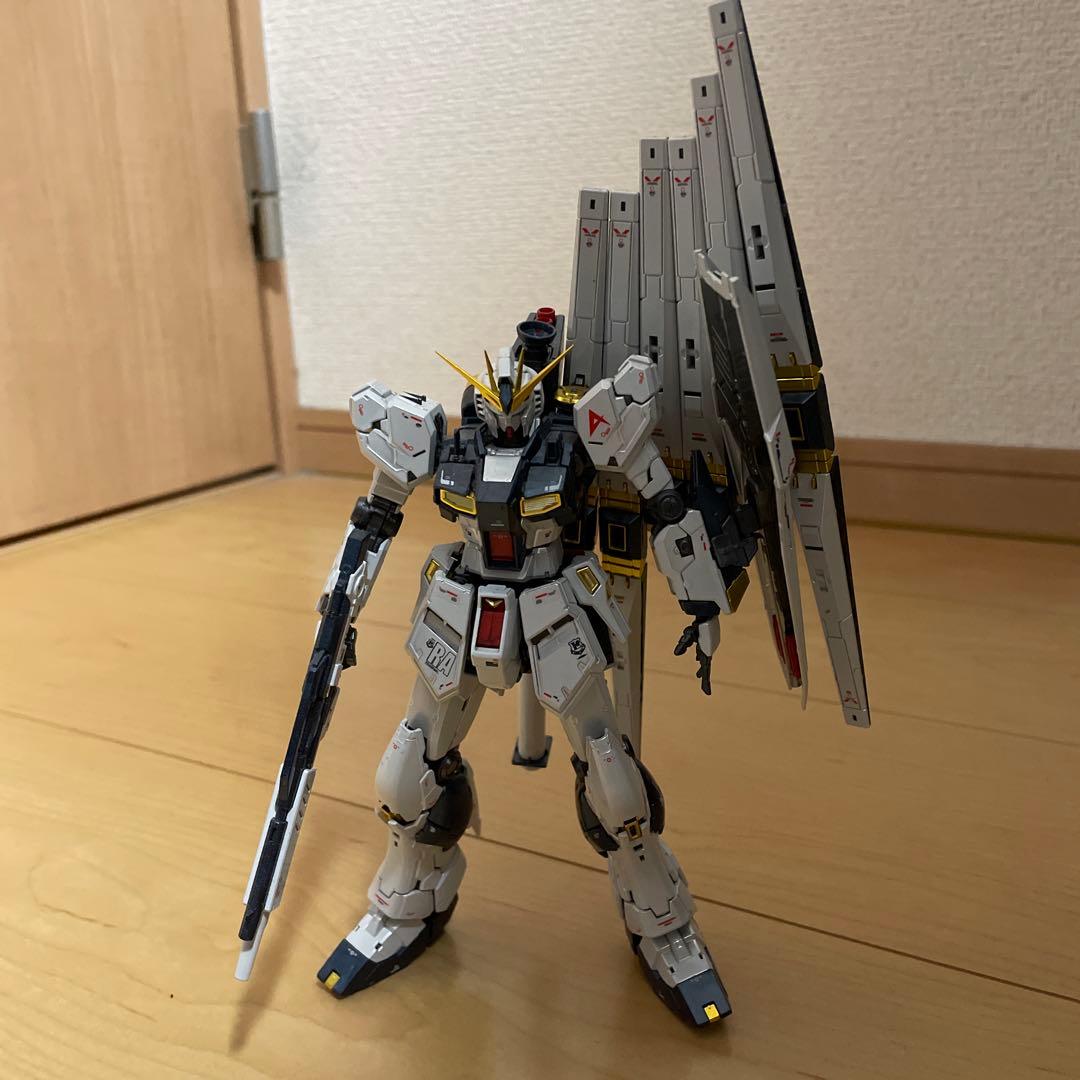 1/144 RG νガンダム チタニウムフィニッシュ 完成品