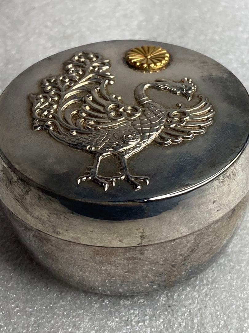 ②希少 天皇家下賜品 銀製 棗形 金象嵌 菊花紋章 鳳凰盛上文 ボンボニエール