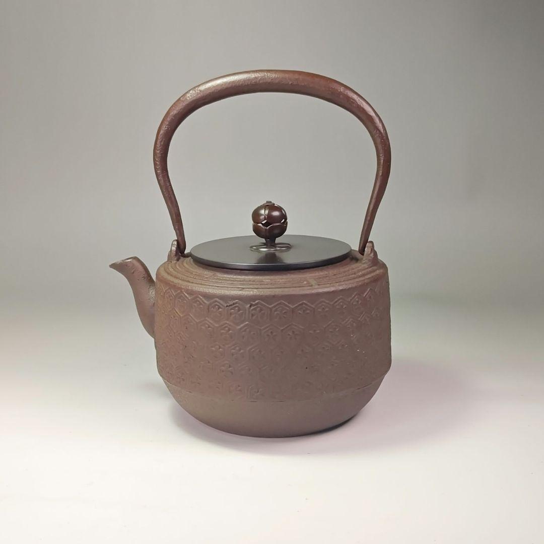 ウ310 鉄瓶『釜師　佐藤浄清造』『肩衝亀甲　鉄瓶　共箱』茶道具　急須