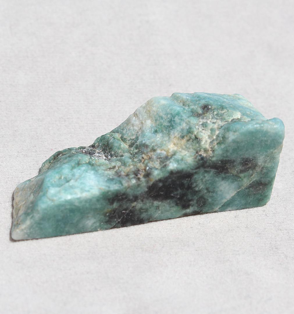 ［ブルーの美翡翠］糸魚川翡翠 青翡翠 原石 47.8g