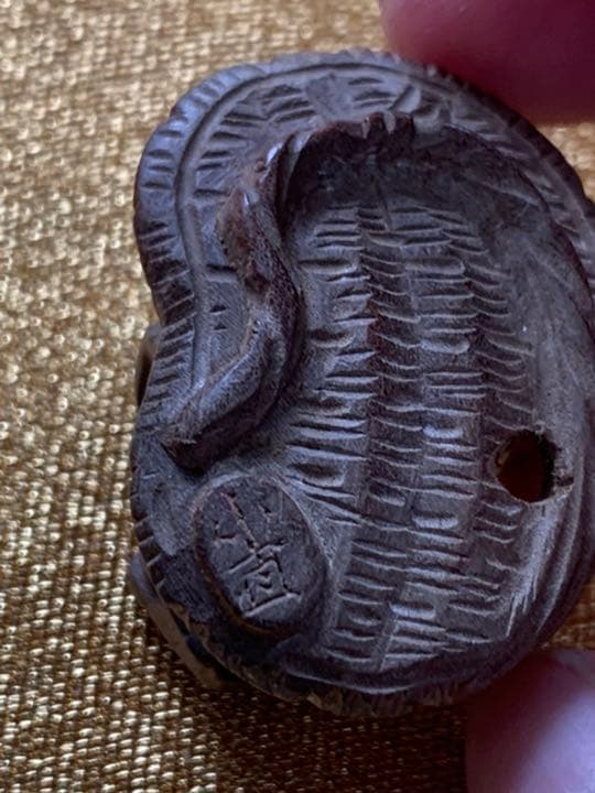 時代物　根付 蛙 カエル 在銘あり細密細工 和装