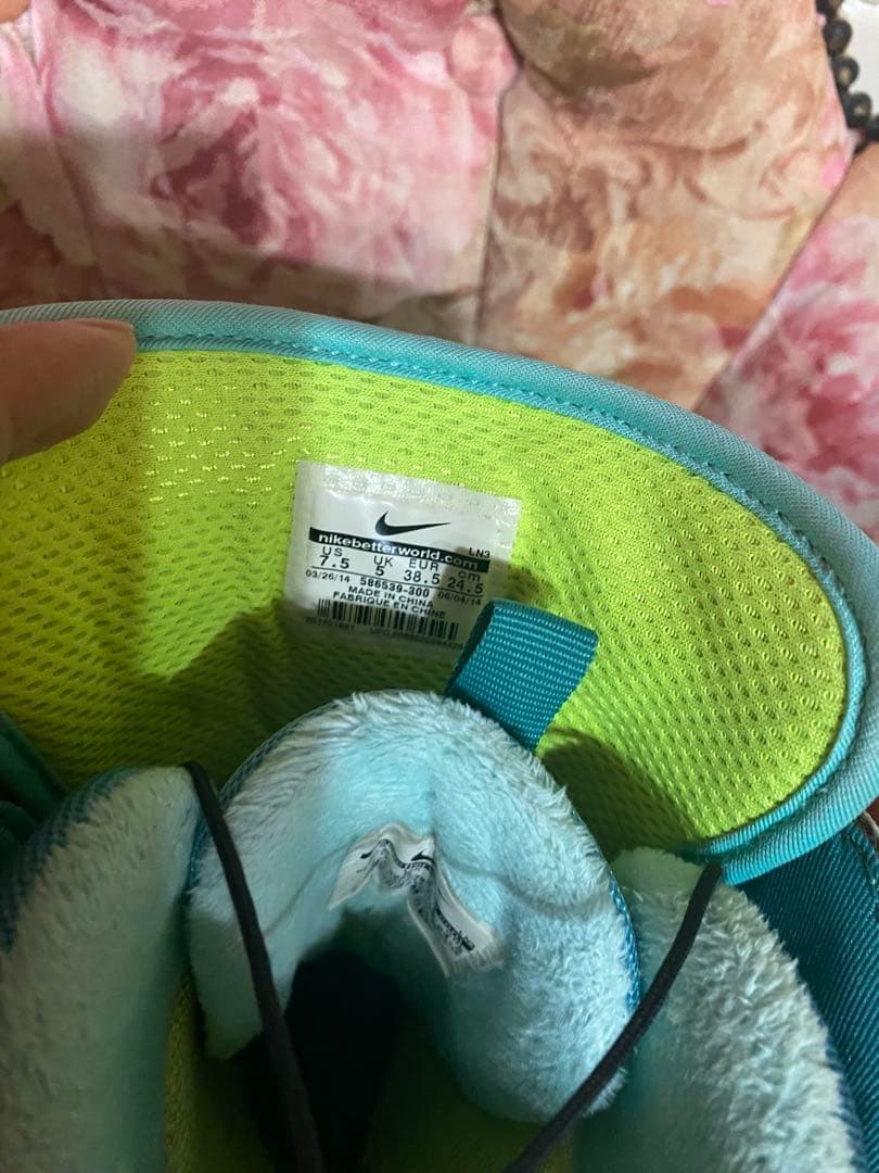 早い者勝ち❤️Nike 水色 女性用 スノーボードブーツ