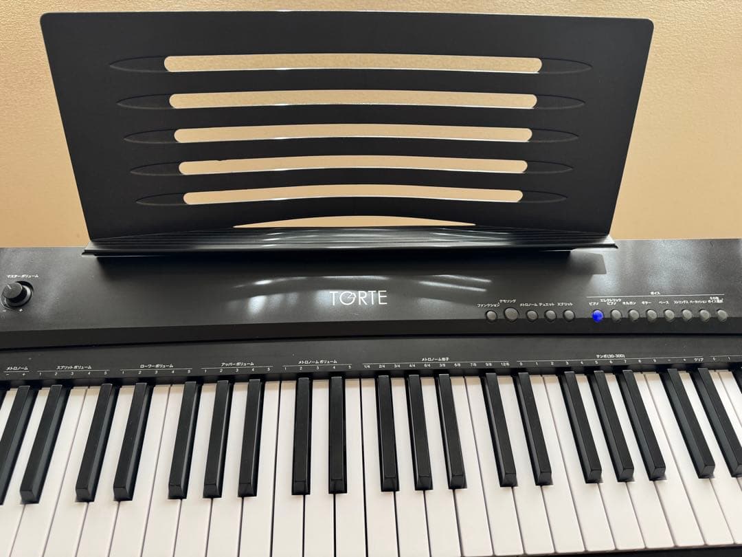 TORTE 電子ピアノ 譜面台・ヘッドフォン付き