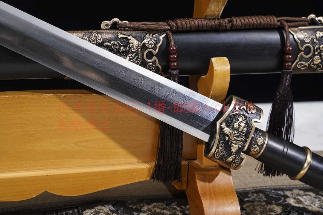 九獅子剣模様ねじれ模様  古兵器 武具 刀装具 日本刀 模造刀 居合刀