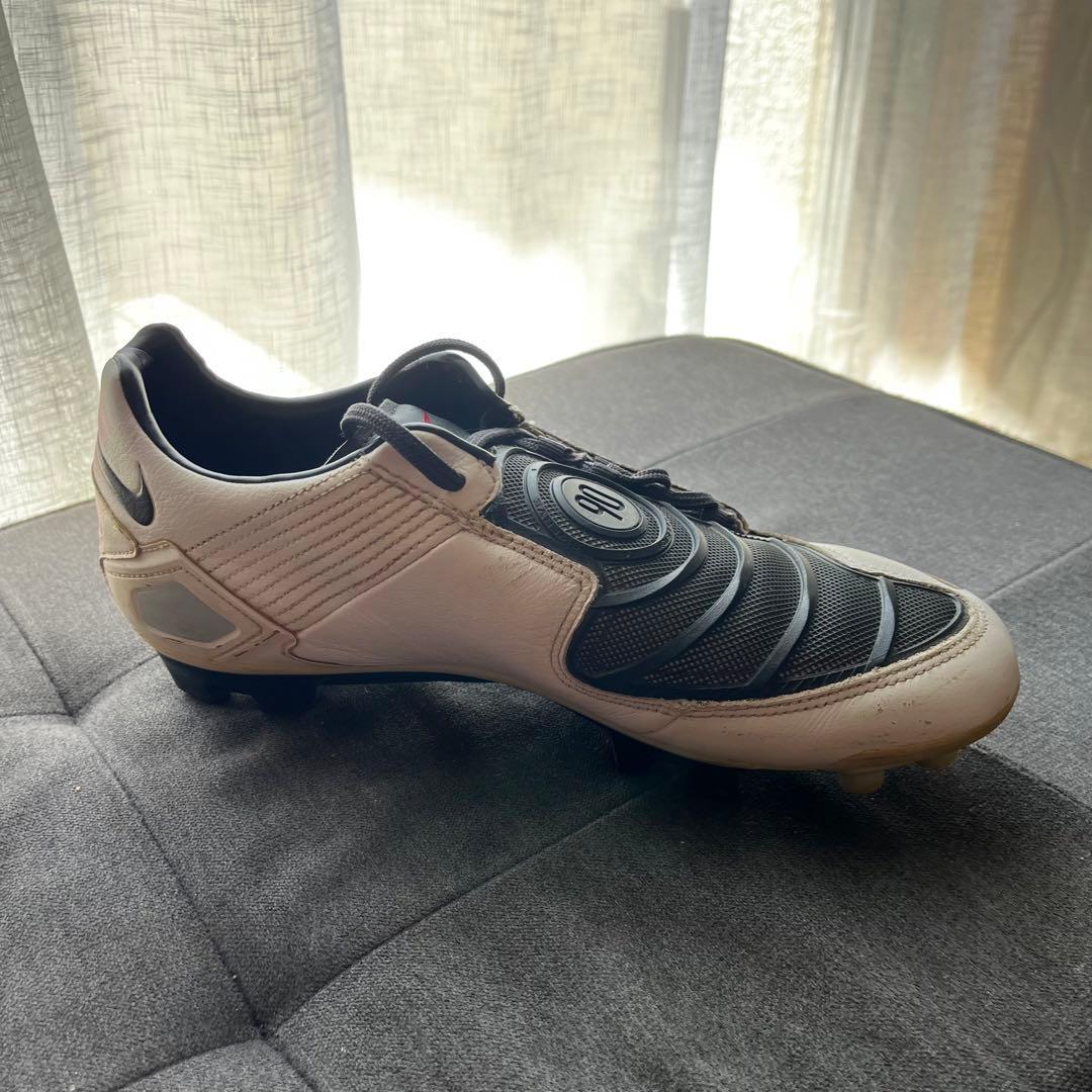 NIKE トータル90ストライク