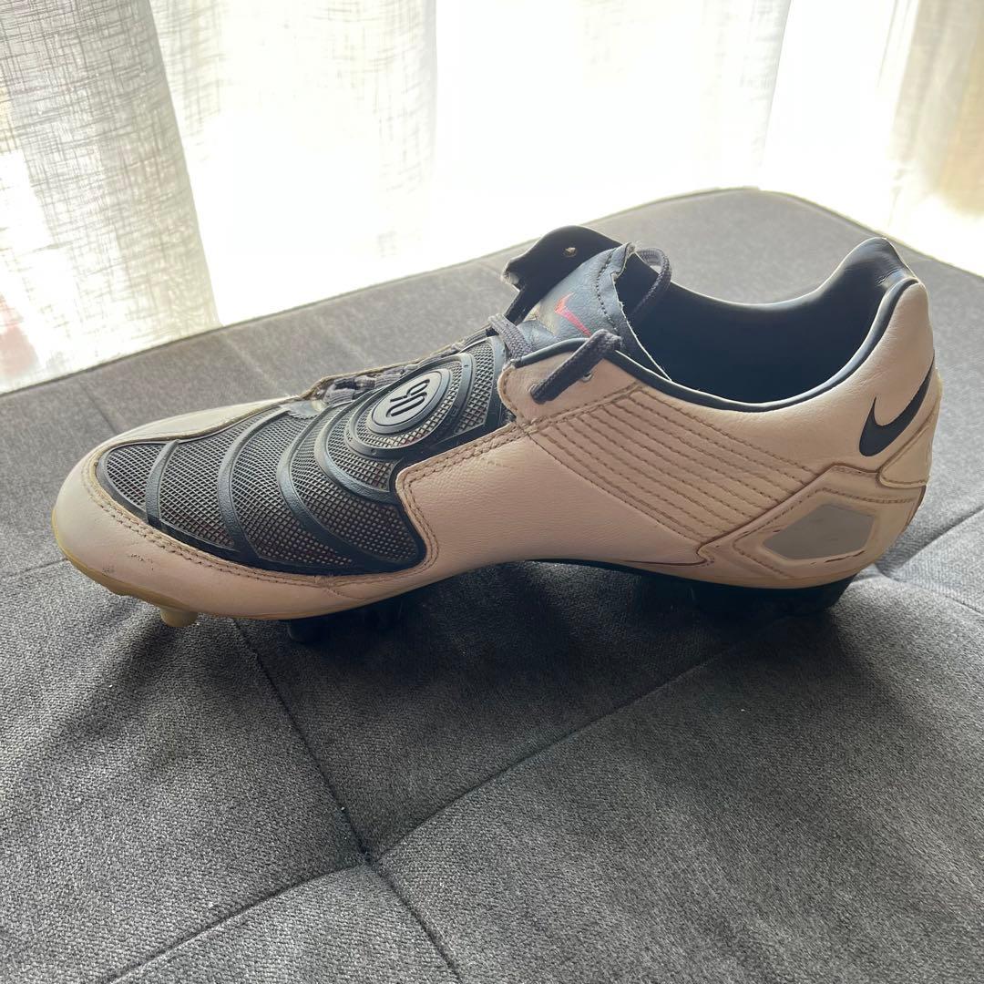 NIKE トータル90ストライク