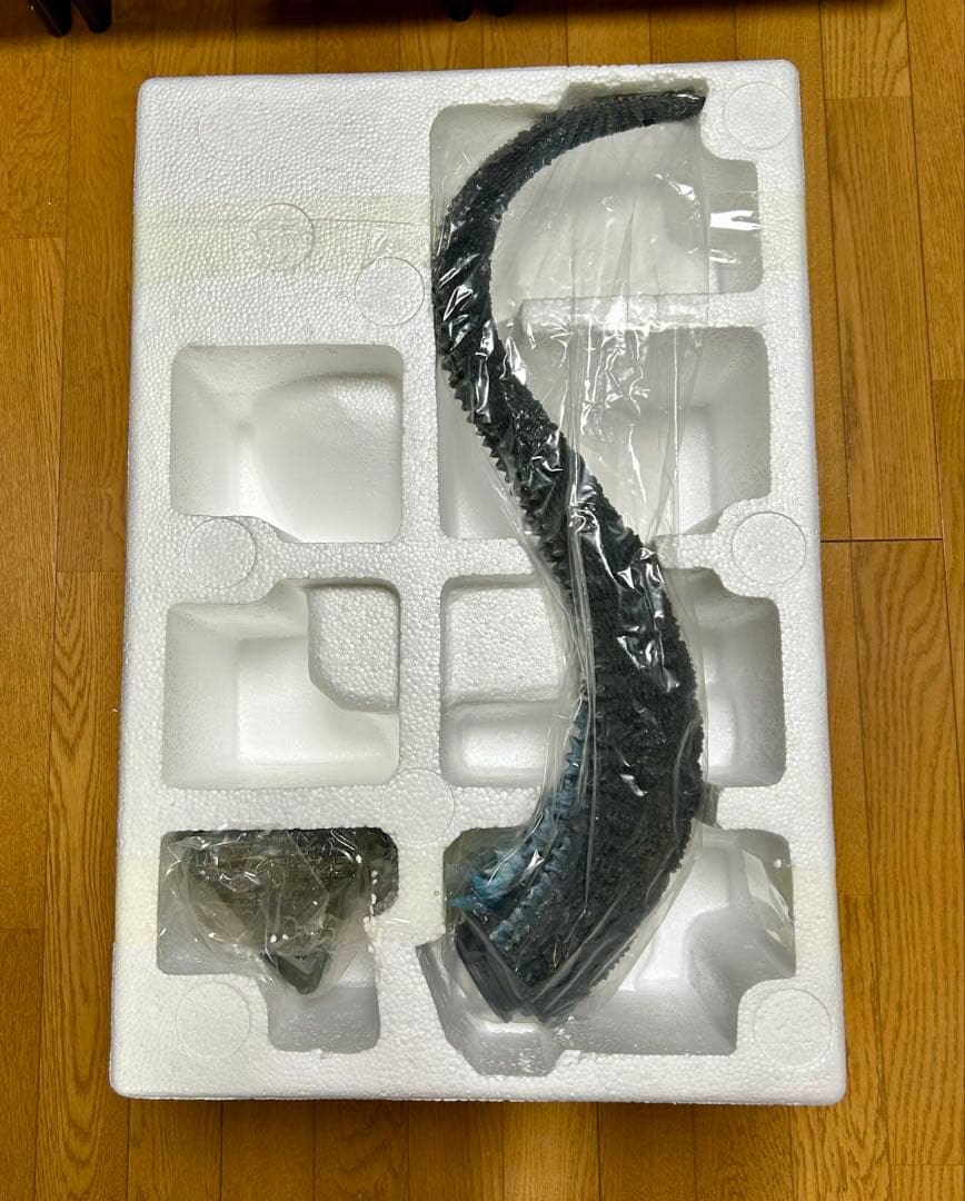 ギガンティックシリーズ　ゴジラ　2001 背びれ発光イメージVer. GMK