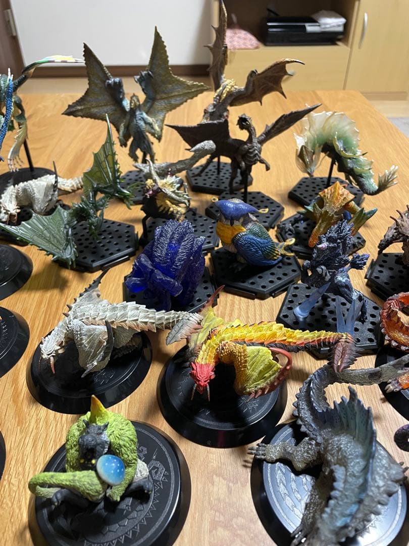 モンスターハンター　フィギュア　31体「台座あり29体　台座なし2体」