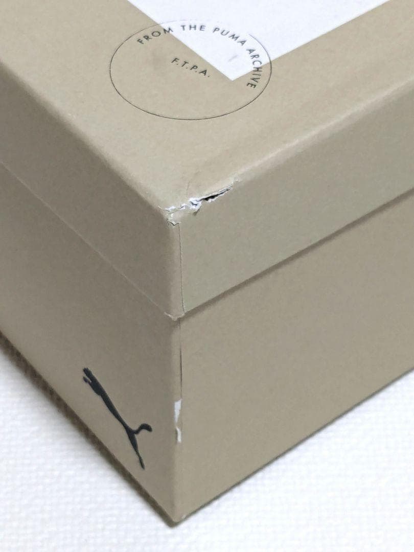 【 新品未使用 】 PUMAプーマ INDOOR OG28cm 外箱破れ有