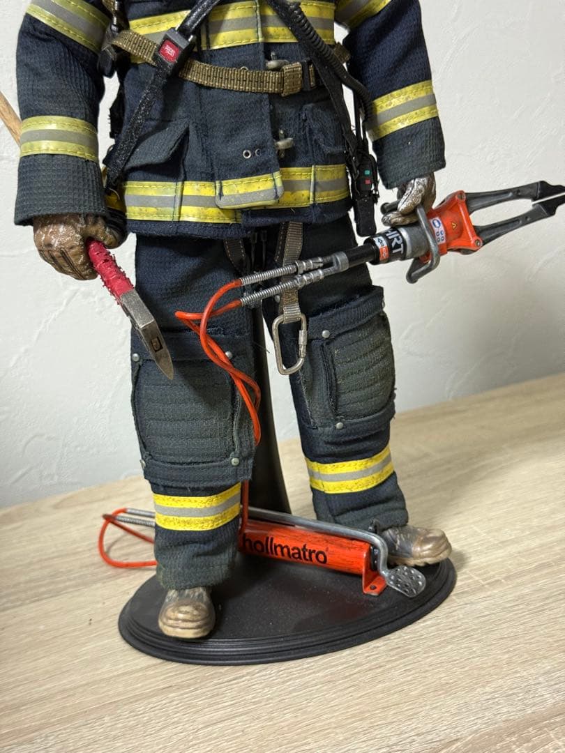 希少 1/6 フィギュア 消防隊員 バックドラフト ミリタリー ホットトイズ
