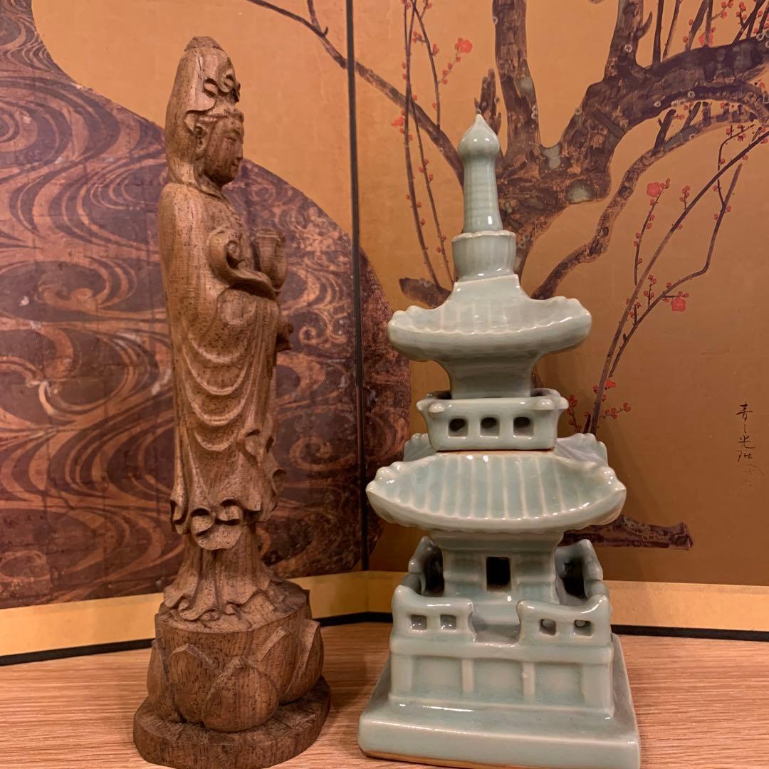 アンティーク　観音様と塔 守護仏 縁起置物