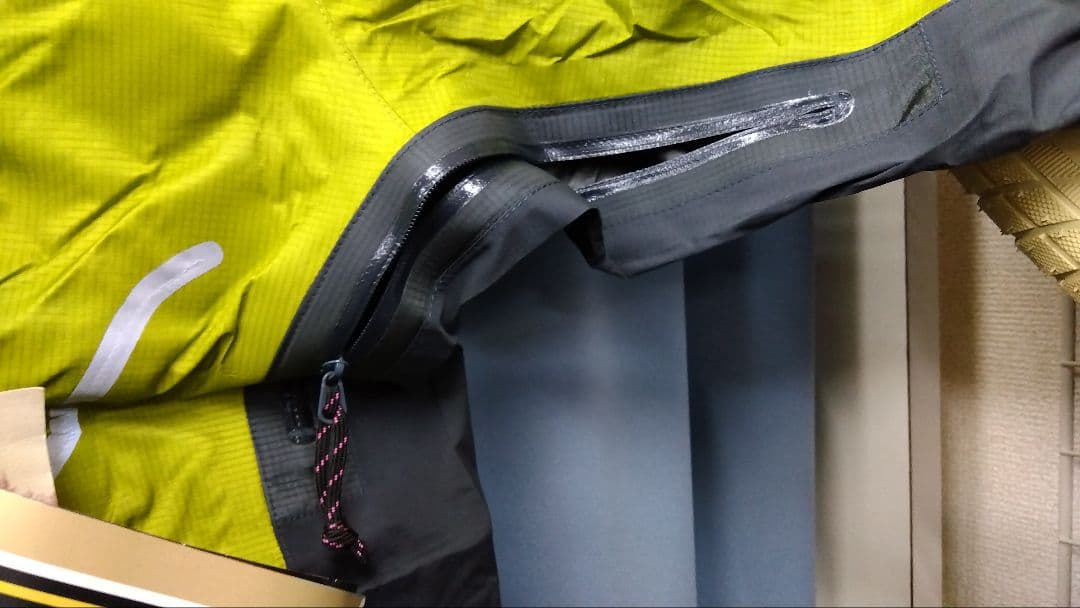 mont-bell GORE-TEX サイクルレインジャケット〈女性用〉Mサイズ