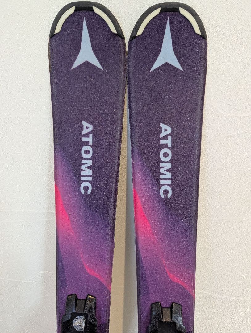 ATOMIC ジュニア用スキー板 ビンディング付き、ブーツセット