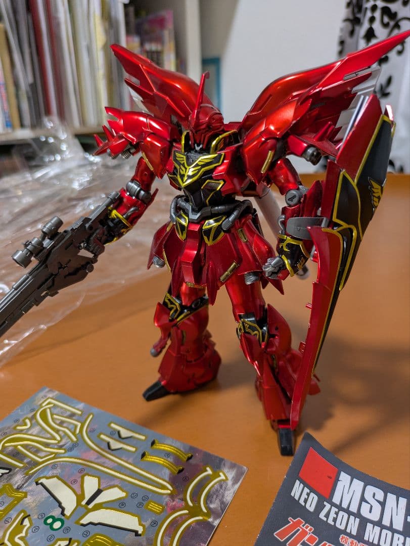 HG MSN-06S シナンジュ チタニウムフィニッシュ　ガンダム　完成品