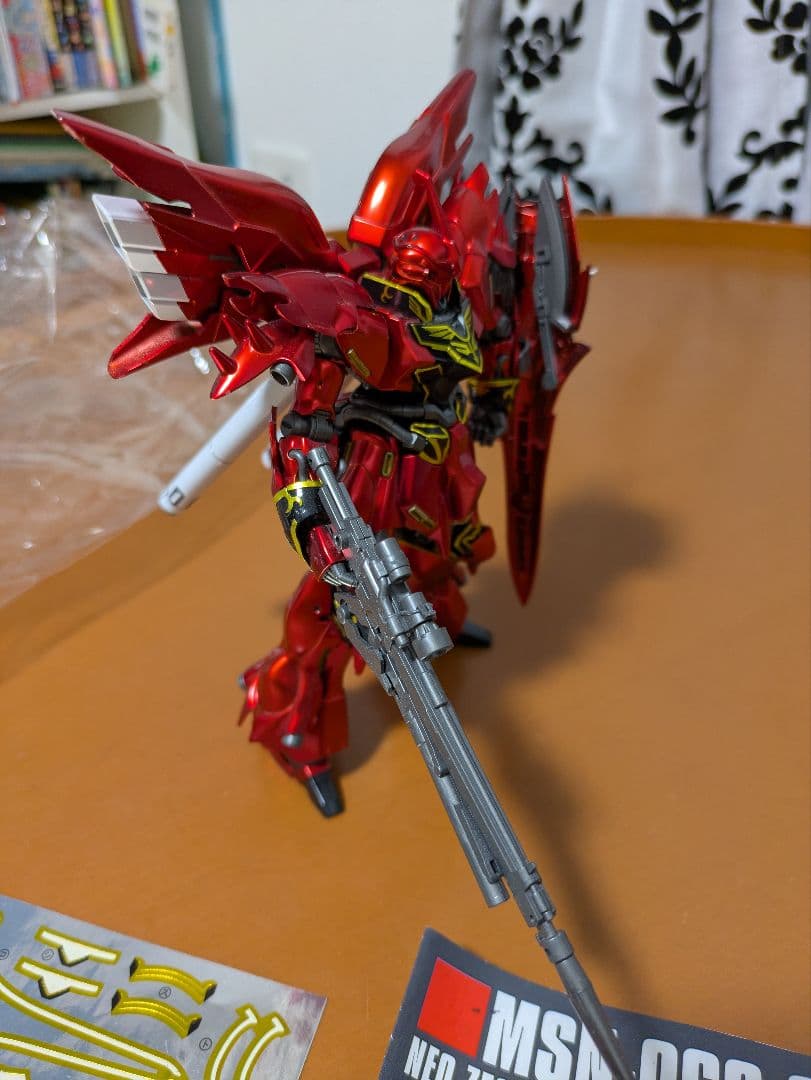 HG MSN-06S シナンジュ チタニウムフィニッシュ　ガンダム　完成品
