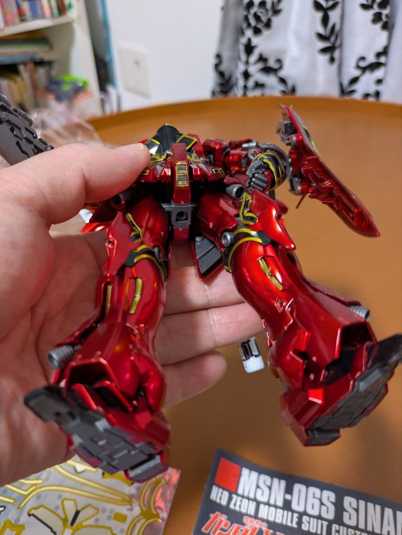 HG MSN-06S シナンジュ チタニウムフィニッシュ　ガンダム　完成品