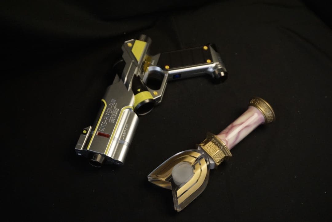 ウルトラマンティガ　スパークレンス　不可動式水晶.ver　プロップ　劇中風台座付