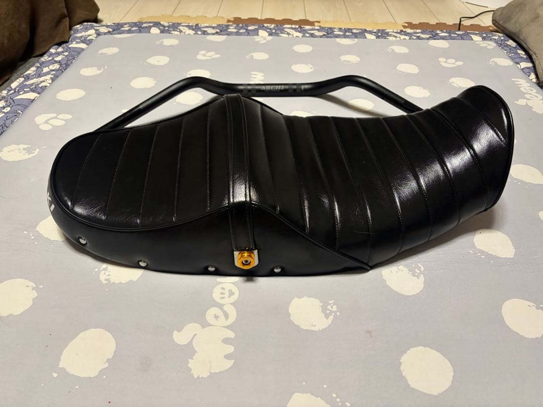 カワサキ Z900RS タックロールシート ARCHIハンドル