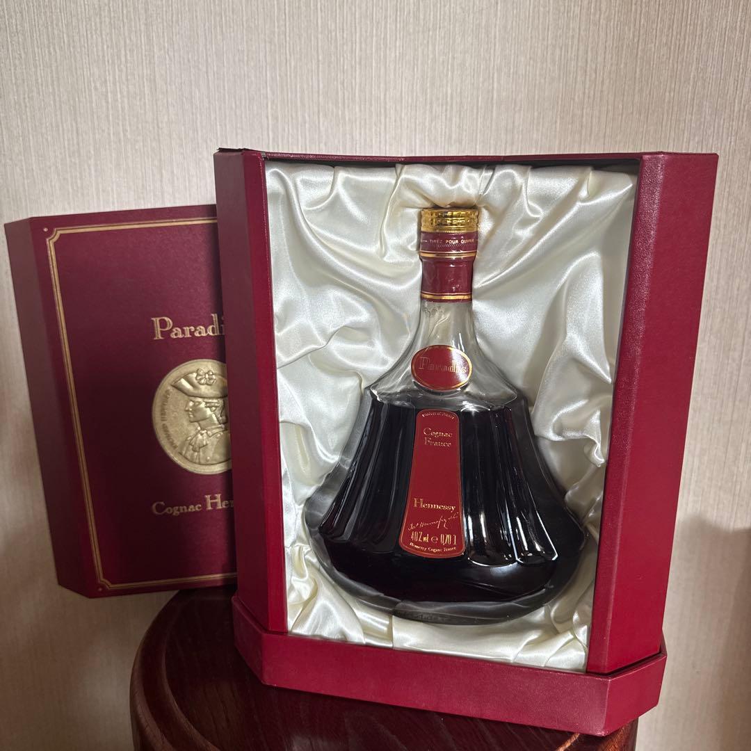 Hennessy Paradise 750ml 専用ボックス付き