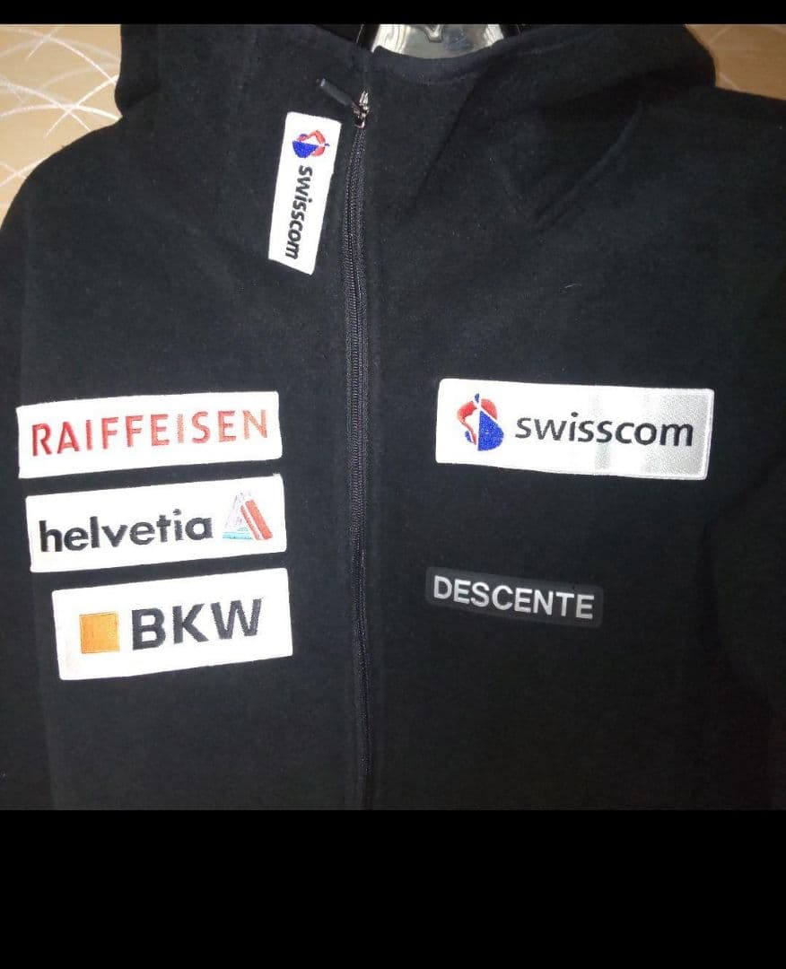 美良品 DESCENT デサント スイスチームモデル パーカージャケット