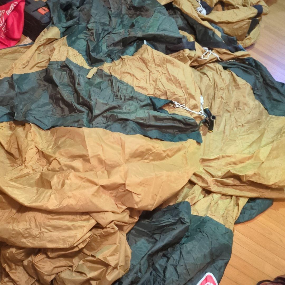 ラウンドスクリーン2ルームハウス