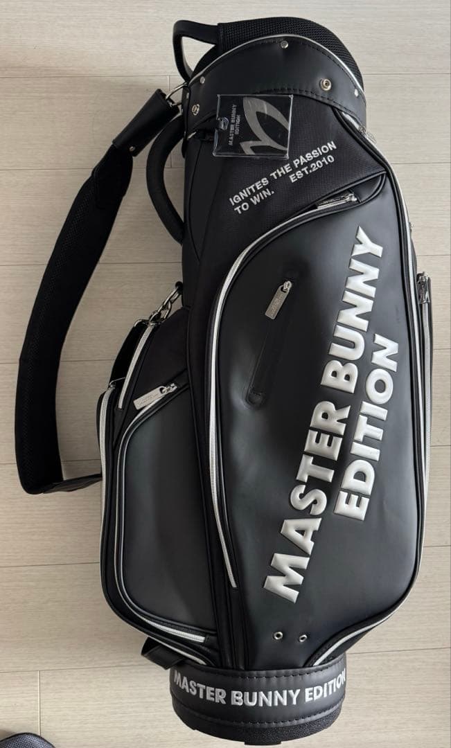 MASTER BUNNY ブラックシルバーロゴ洗練された細身デザイン特典付き