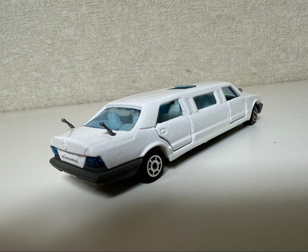 ミニカー MAJORETE LIMOUSINE MERCEDES ECH 1/58