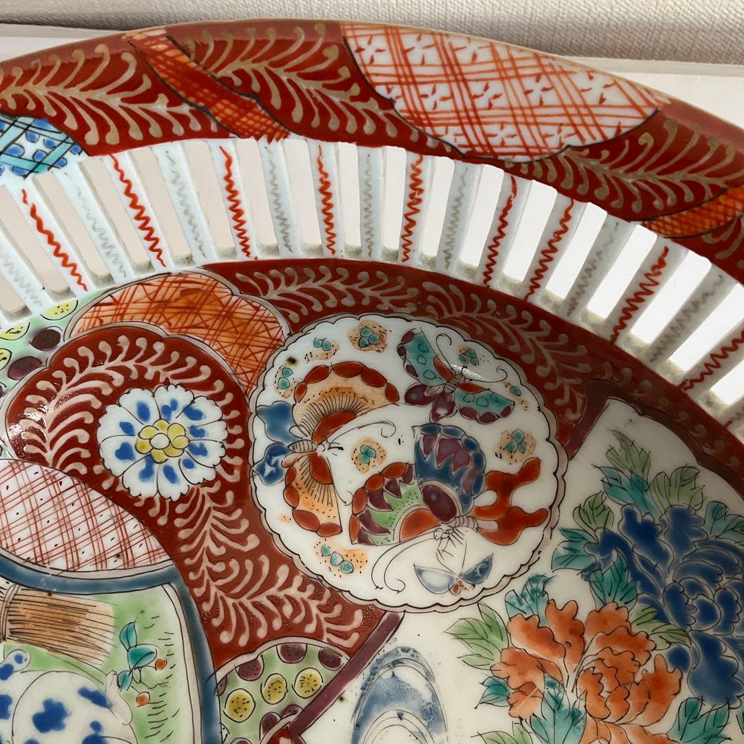 古伊万里　色絵花鳥仔犬文透し彫鉢　江戸時代中期から後期頃　優品